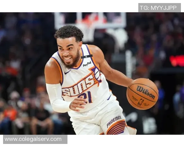 布克主导太阳新篇章KD从收敛到放开重塑球队风格