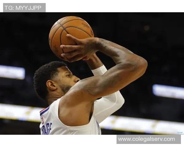 保罗半场表现稳健7分钟内贡献2助攻1抢断正负值高达7