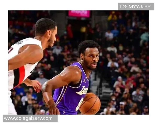 卧龙凤雏组合再现赛场风采美媒调侃艾顿与布朗尼的精彩对决 卧龙凤雏组合再现赛场风采美媒调侃艾顿与布朗尼的精彩对决