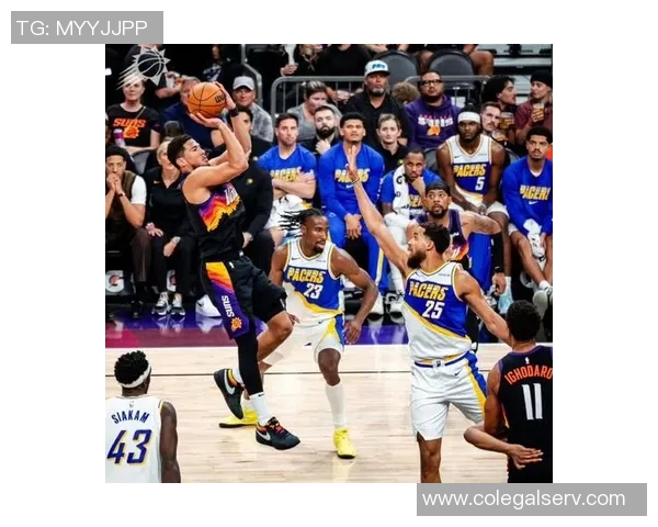 布克半场表现平平仅得8分2板5助球队状态堪忧需加强进攻效率 布克半场表现平平仅得8分2板5助球队状态堪忧需加强进攻效率