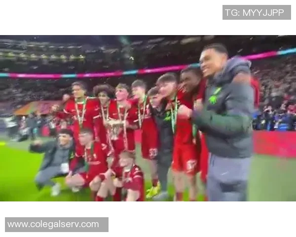 岳父大人因女儿颜值走红利物浦旧将祝福贴引发近400万点击热潮