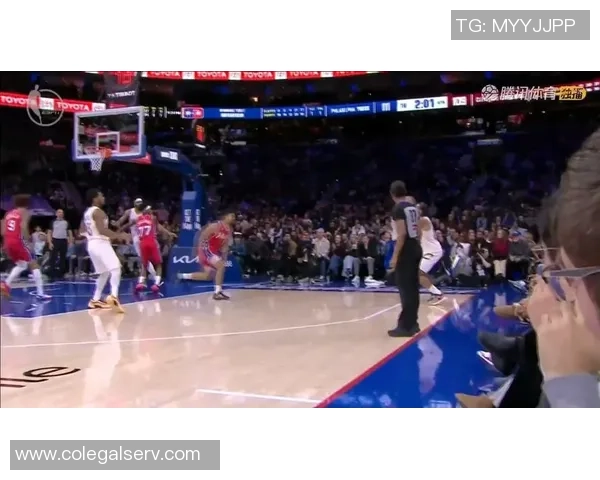 亨特快攻如闪电起飞骑扣恩比德大帝瞬间跪倒场上震撼全场 亨特快攻如闪电起飞骑扣恩比德大帝瞬间跪倒场上震撼全场