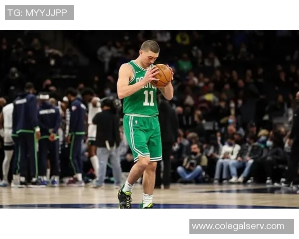 合力进攻展现实力首节杰伦布朗与普理查德双双贡献10分助力球队