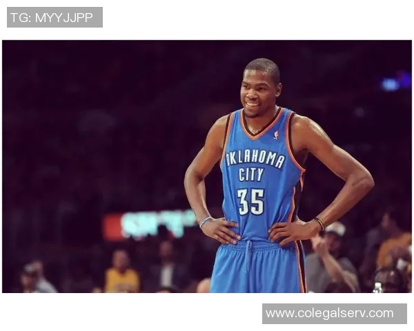 杜兰特雕像设计引发热议下半身雷霆上半身勇士一手篮网寓意深刻