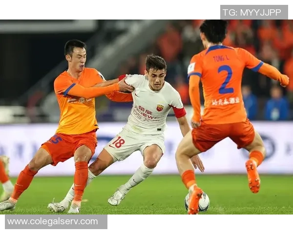 上海海港队昨晚重新集结开启为期三周的海外冬训拉练新征程